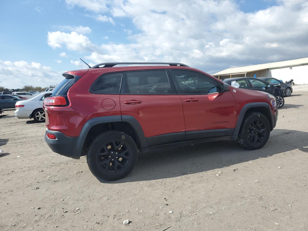 Jeep Cherokee Trailhawk Image 2