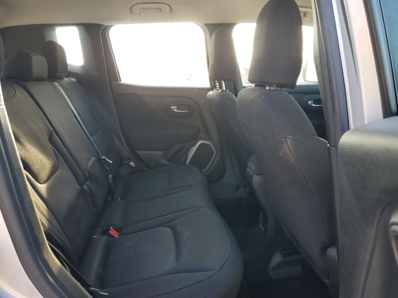 Jeep Renegade Sport Image 3