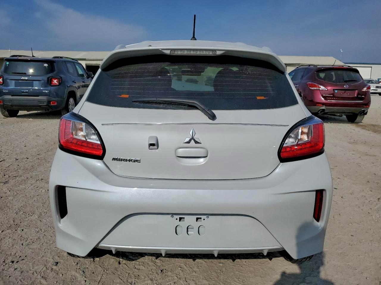 Mitsubishi Mirage Es Image 10