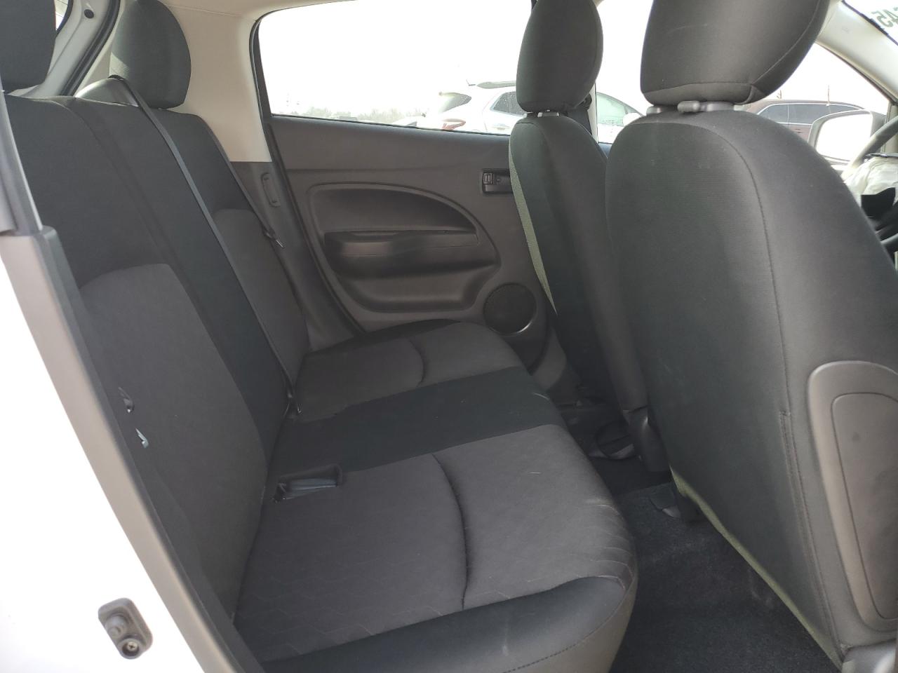 Mitsubishi Mirage Es Image 4