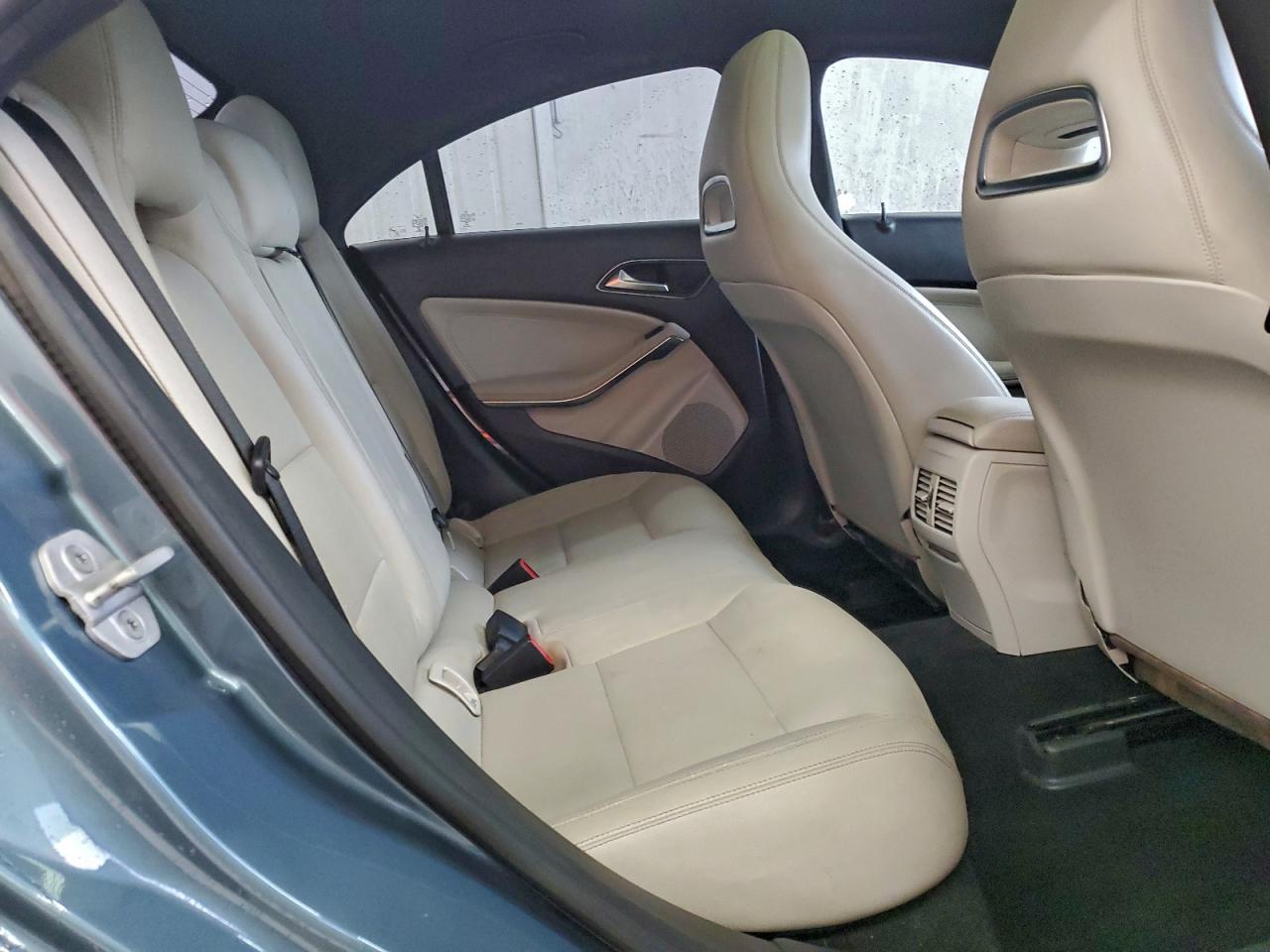 Mercedes-Benz Cla-class 250 Image 9