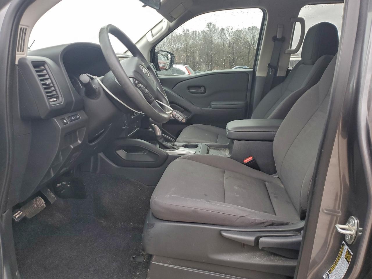 Nissan Frontier S Image 12