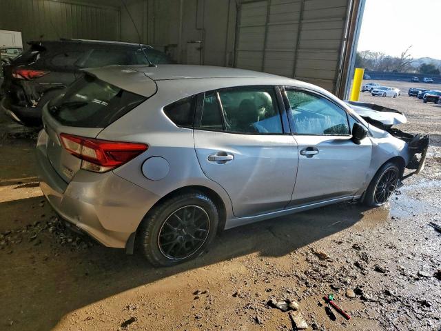 Subaru Impreza Image 11