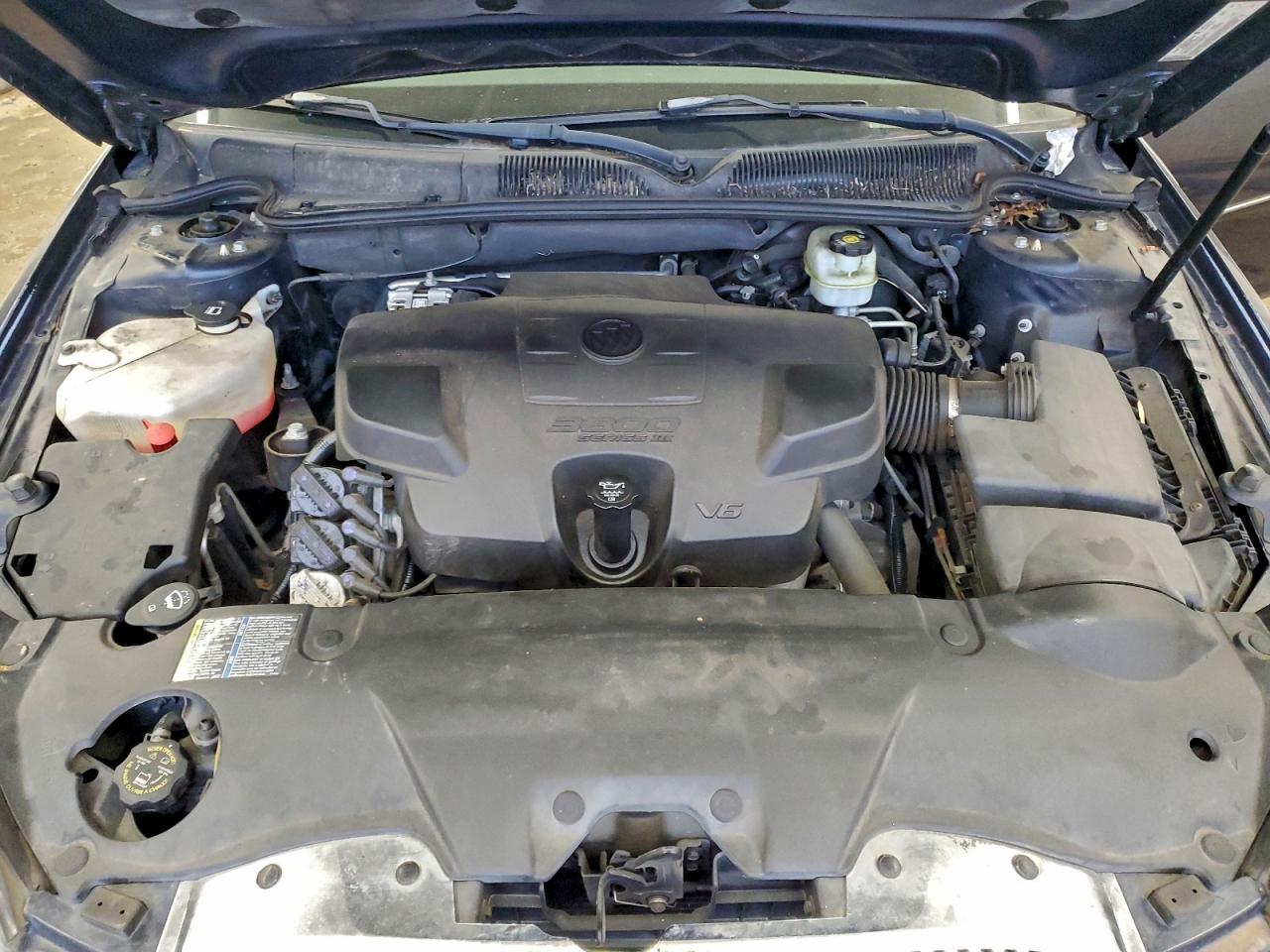 Buick Lucerne Cx Image 9