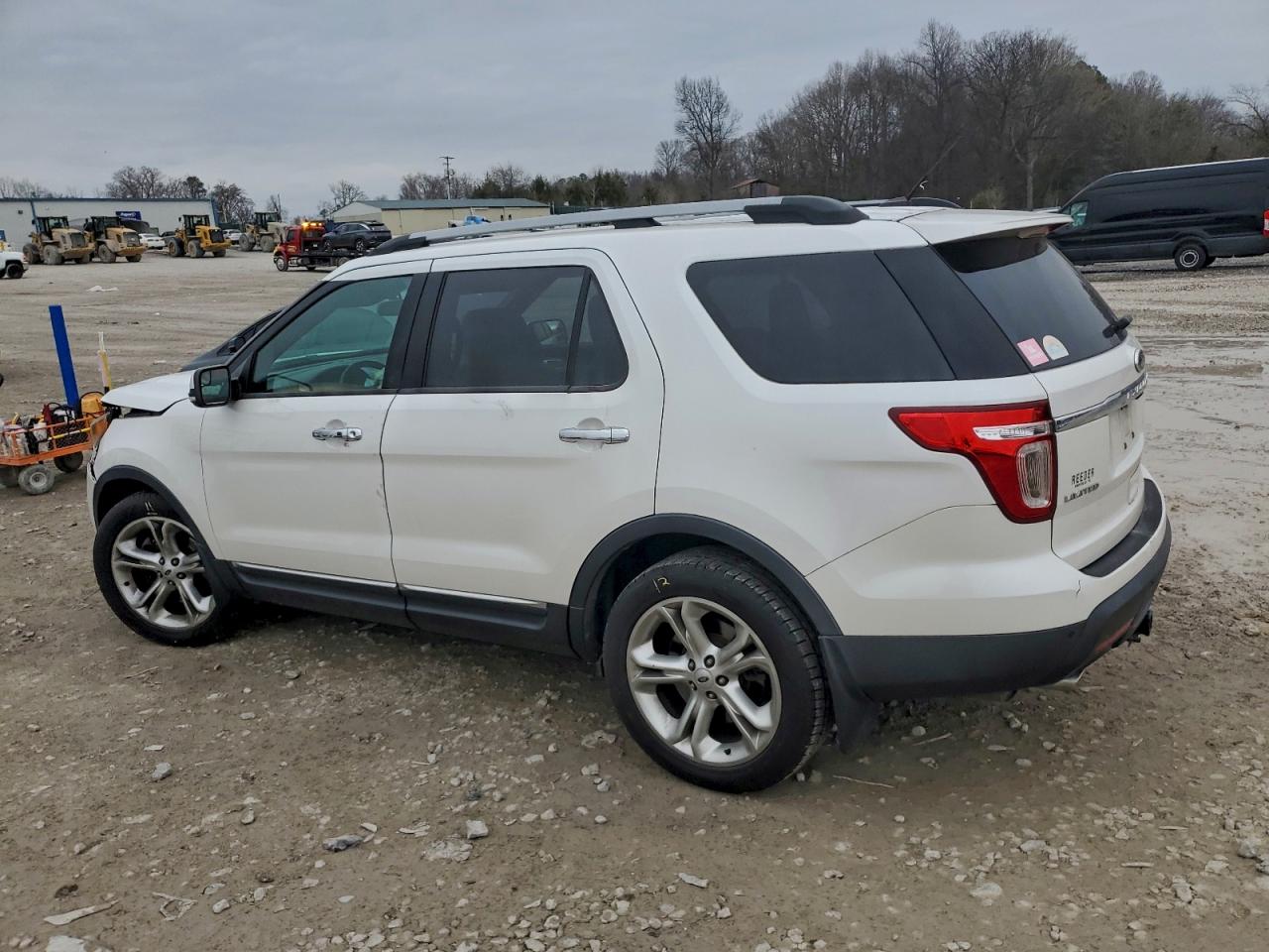 Ford Explorer Limited Image 4