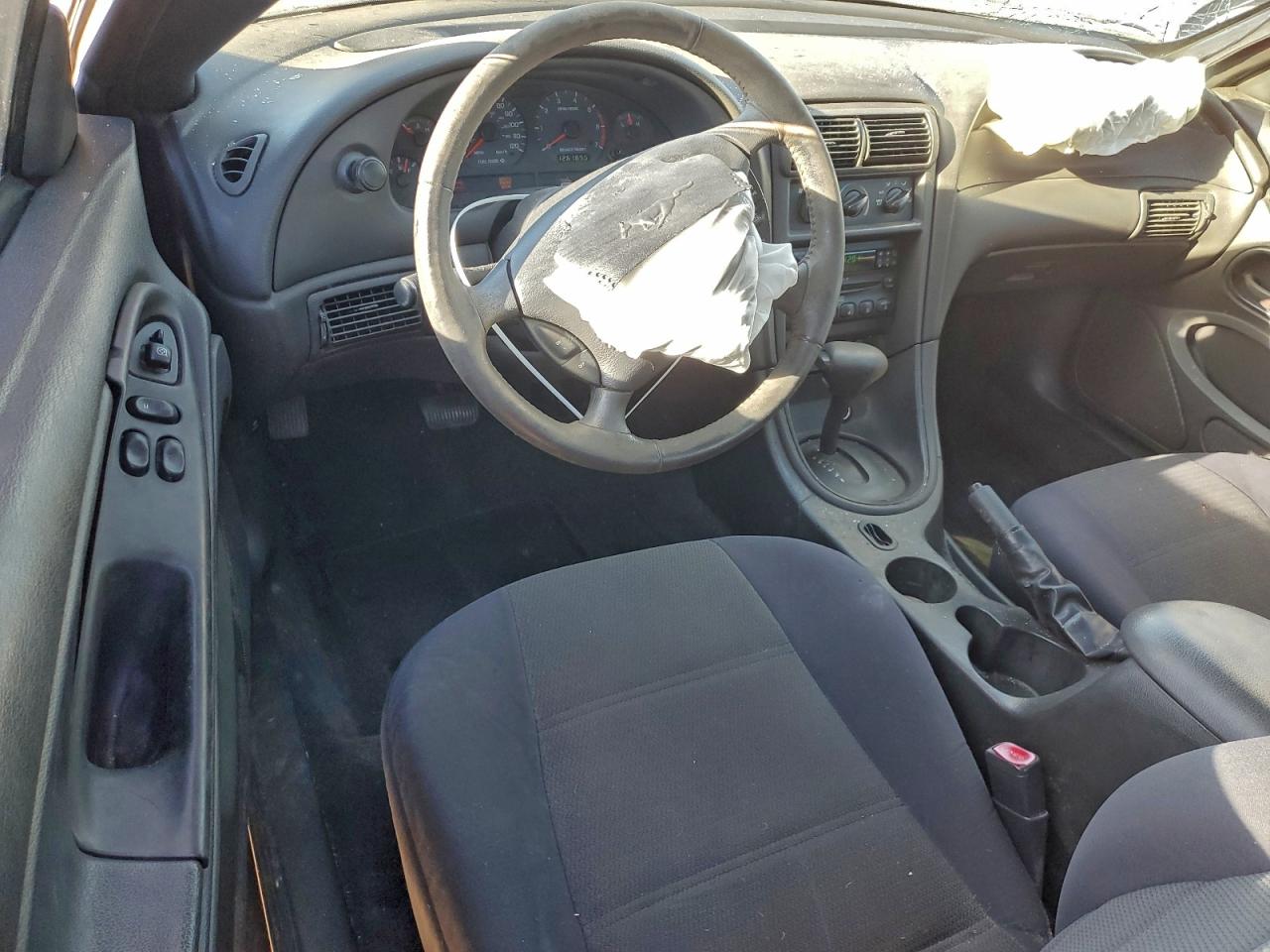 Ford Mustang Image 6