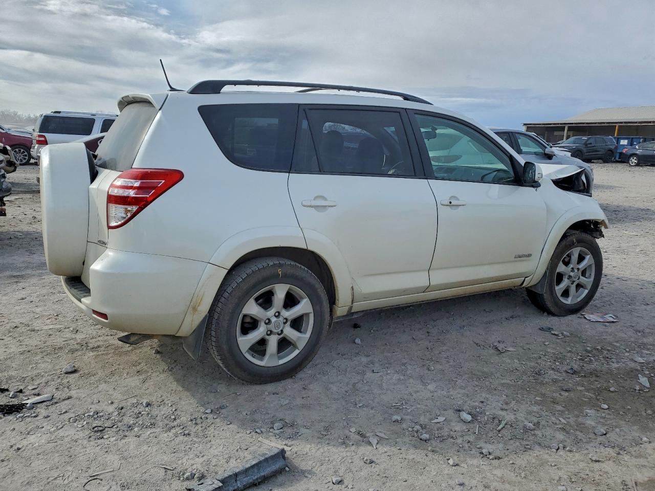 Toyota RAV4 Limited Image 6