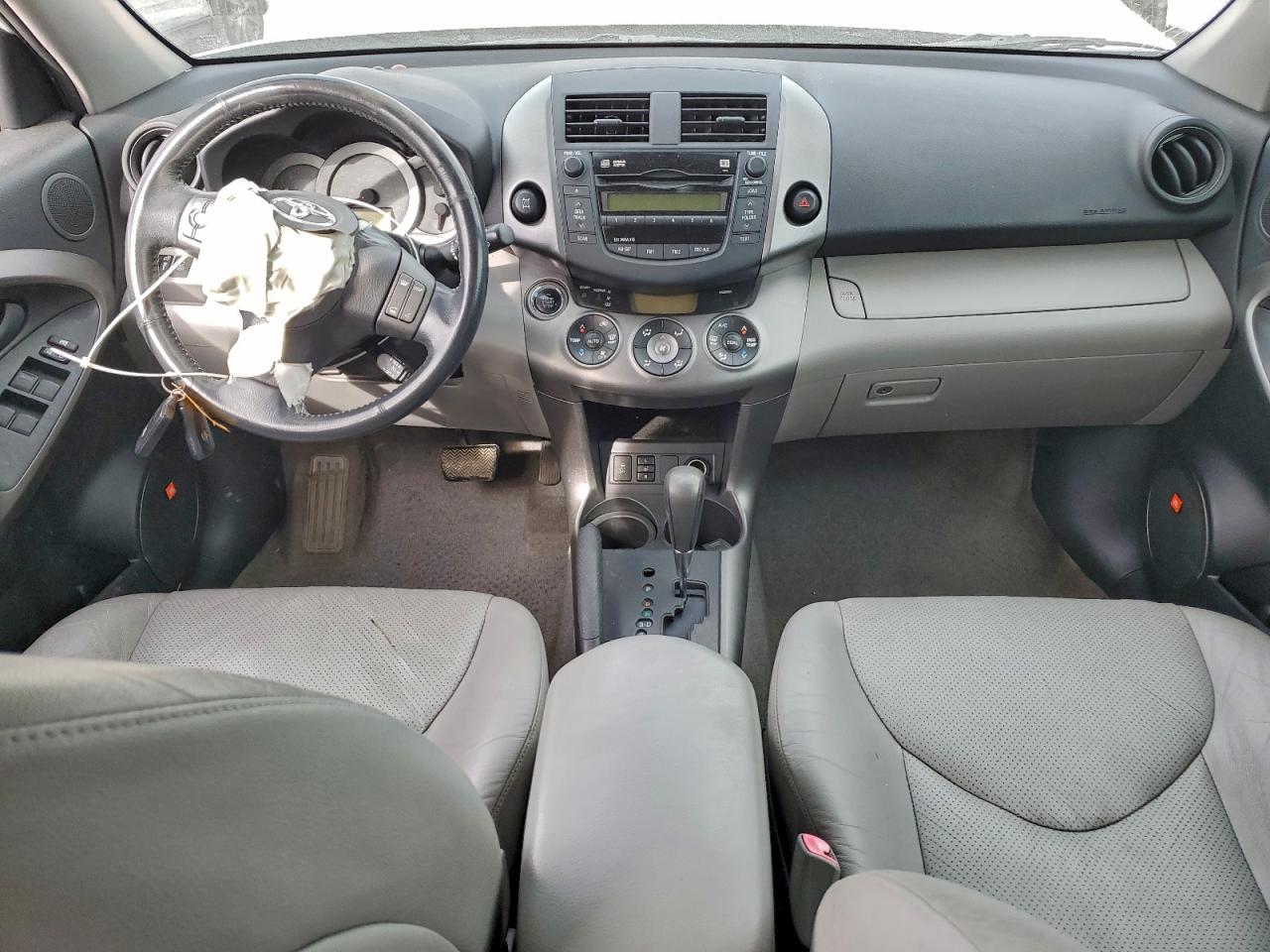 Toyota RAV4 Limited Image 14