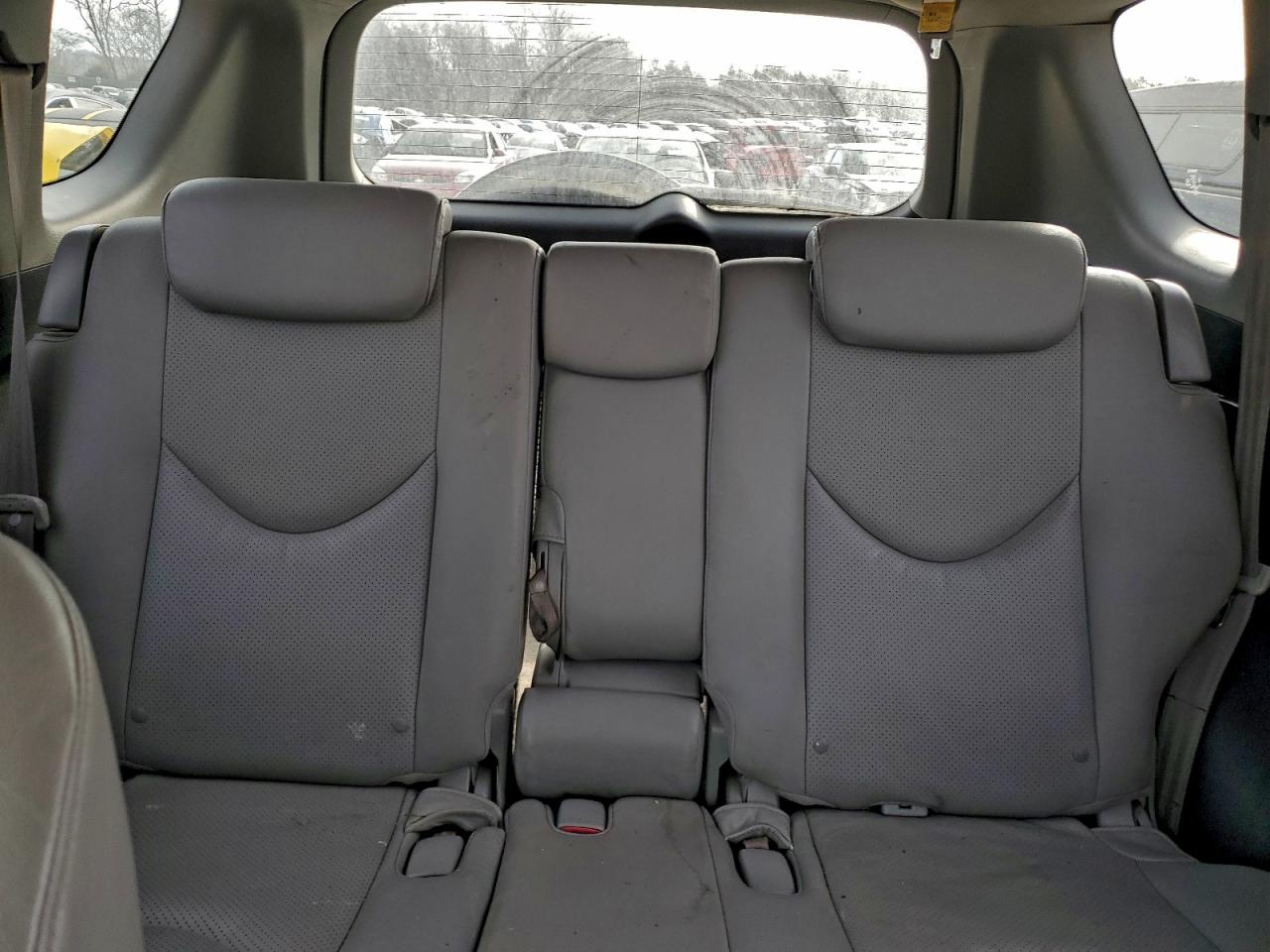 Toyota RAV4 Limited Image 12