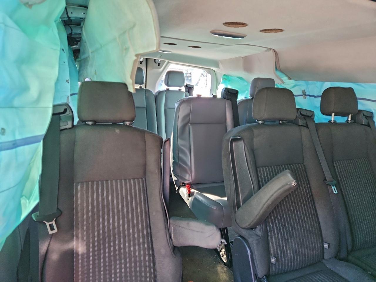 Ford Transit T-350 Image 8