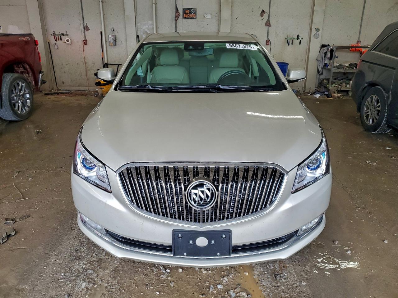 Buick LaCrosse Image 4