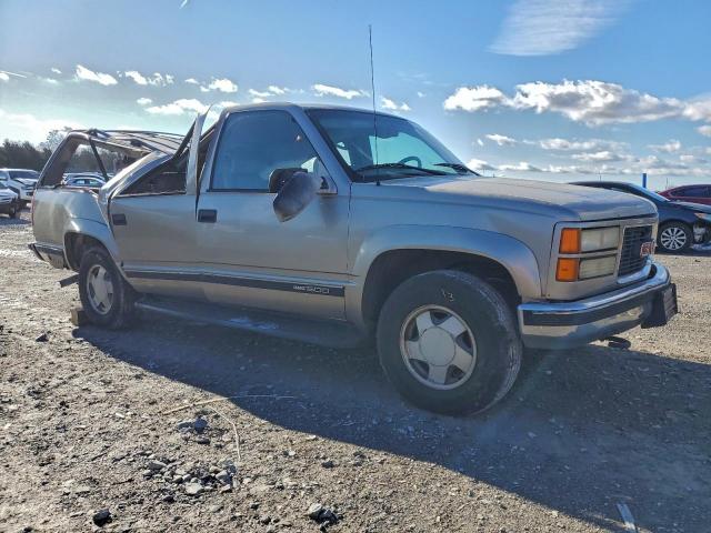 GMC Suburban K1500 Image 5