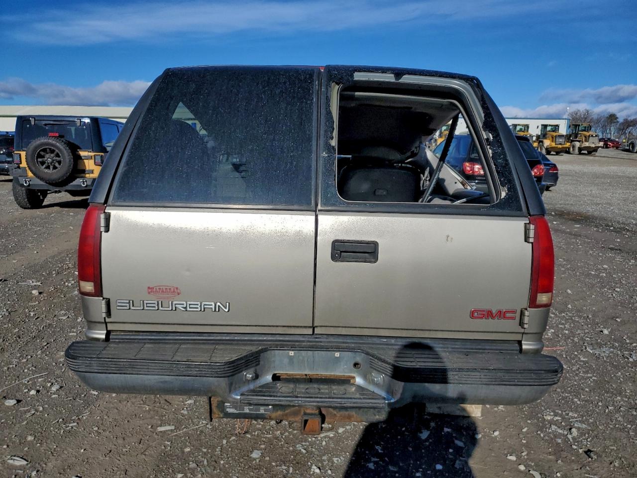 GMC Suburban K1500 Image 2