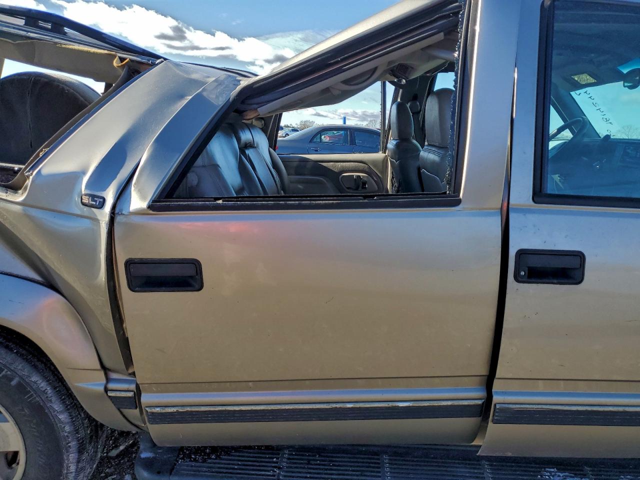 GMC Suburban K1500 Image 9