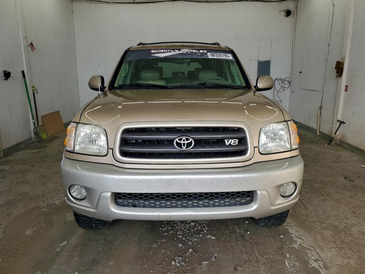 Toyota Sequoia Sr5 Image 3