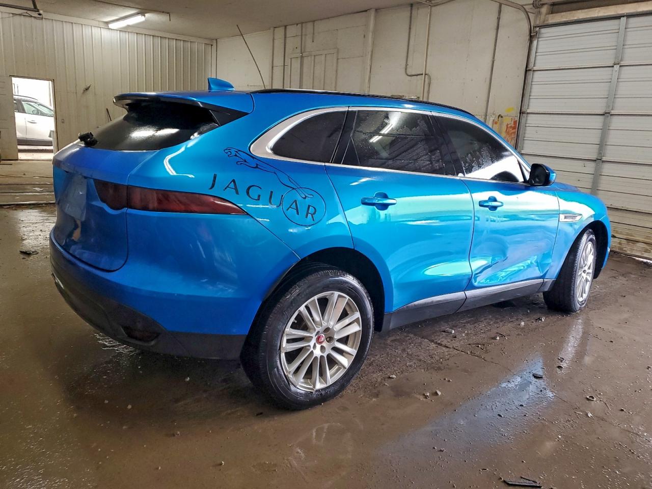 Jaguar F-PACE Prestige Image 4