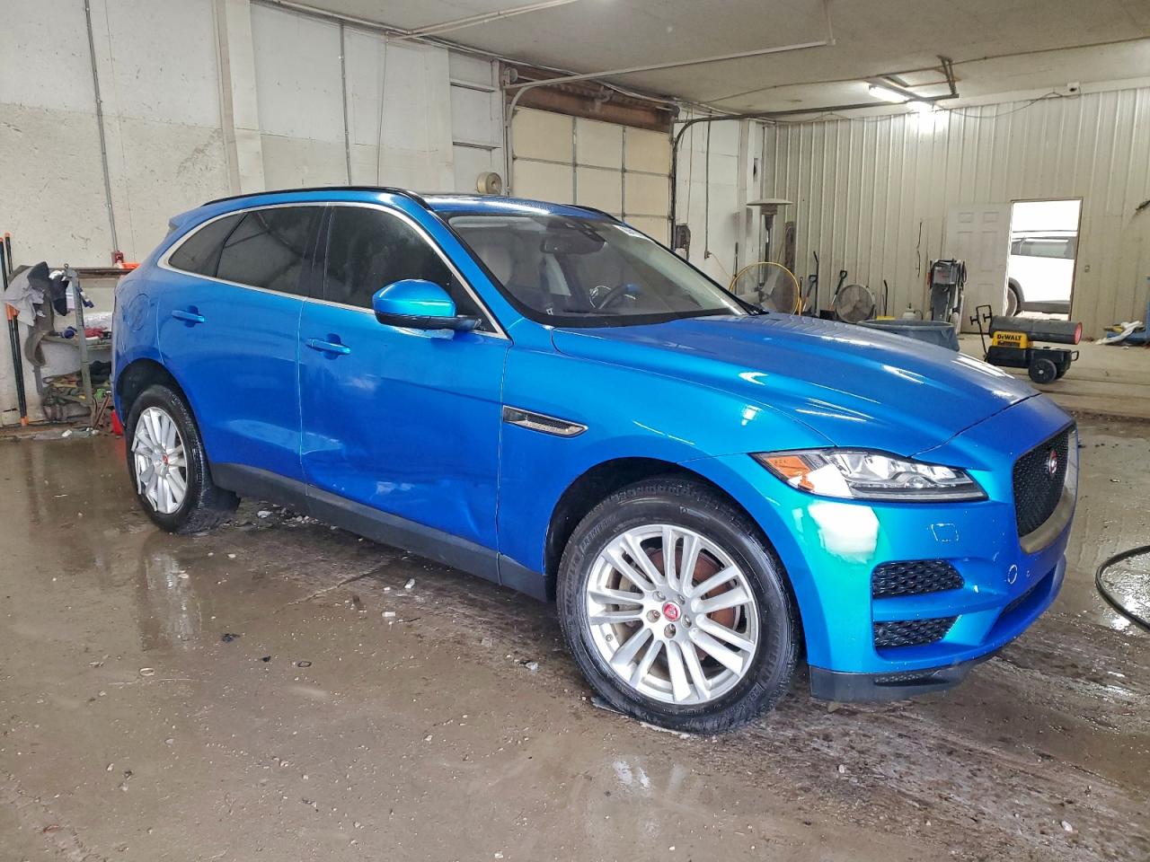 Jaguar F-PACE Prestige Image 6