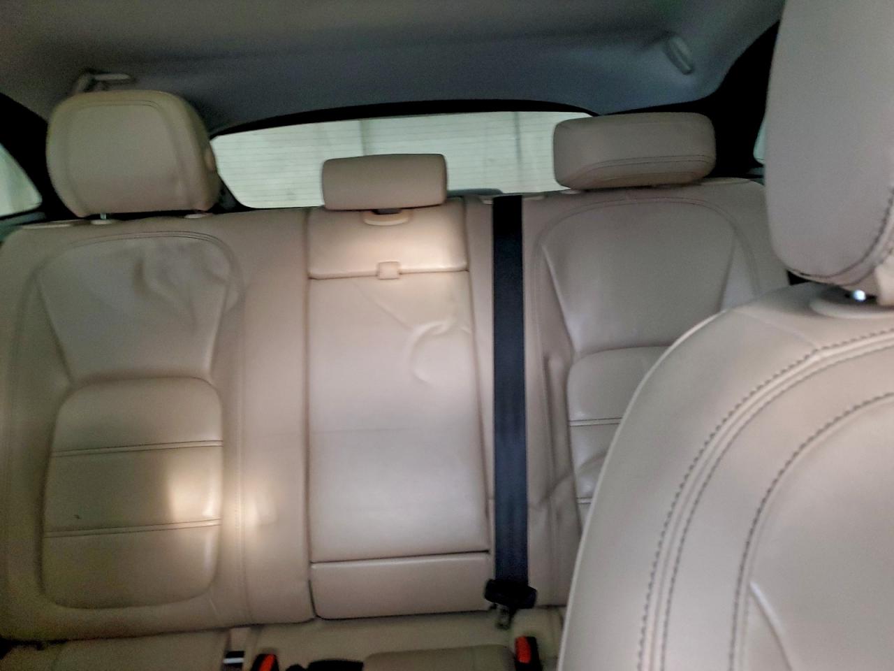 Jaguar F-PACE Prestige Image 11