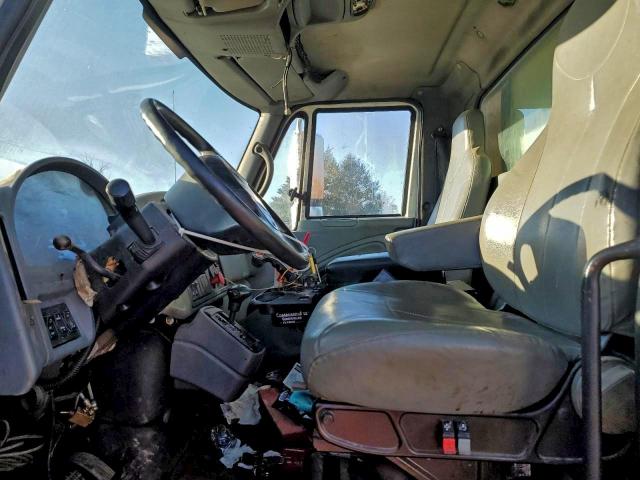 International 7000 7400 7400 Image 6