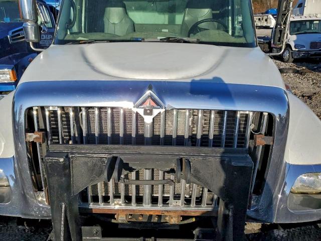 International 7000 7400 7400 Image 10