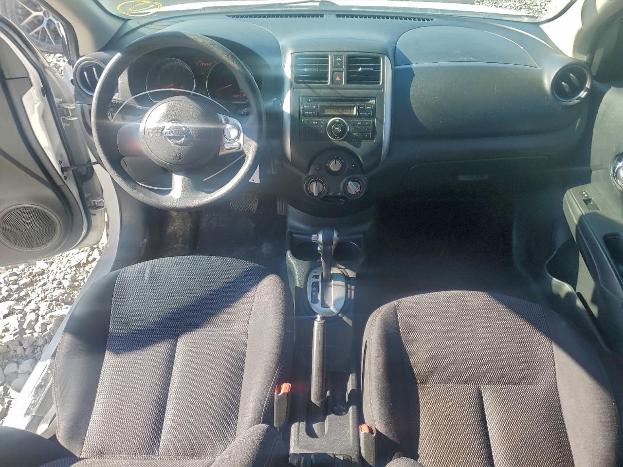 Nissan Versa S Image 2