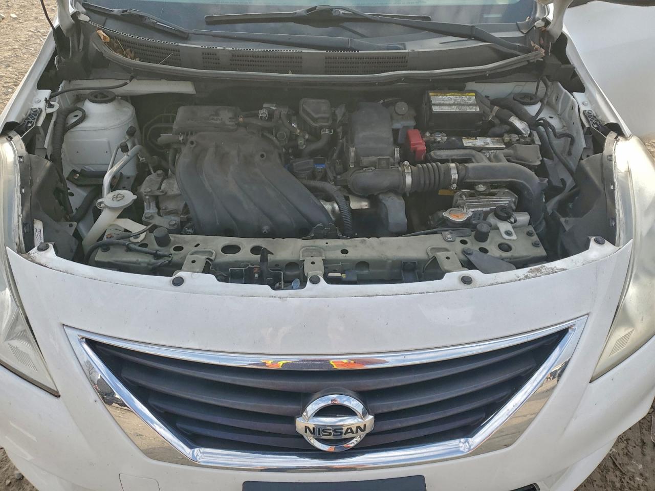 Nissan Versa S Image 7