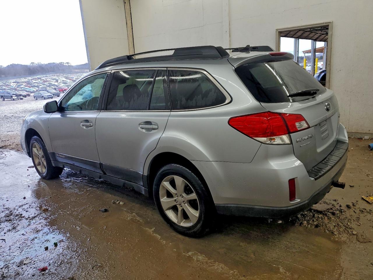 Subaru Outback 2.5i Premium Image 2