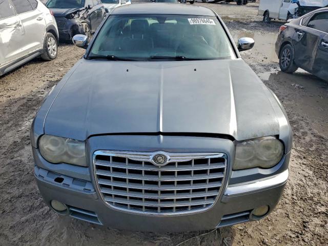 Chrysler 300 Image 5