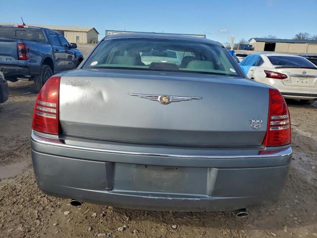 Chrysler 300 Image 4