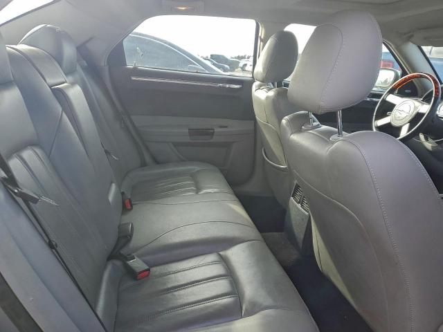 Chrysler 300 Image 12