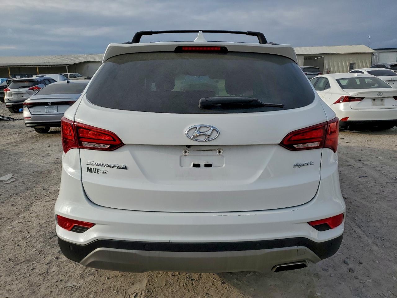 Hyundai SANTA FE Image 4