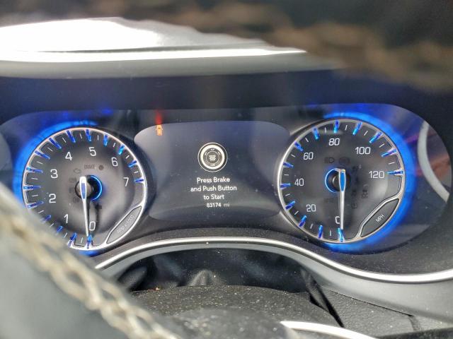 Chrysler Pacifica Touring Image 8