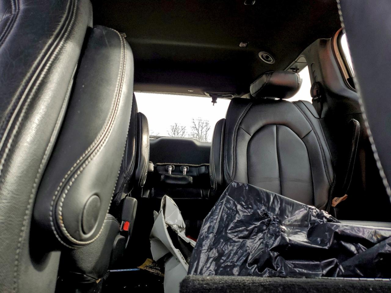 Chrysler Pacifica Touring Image 7