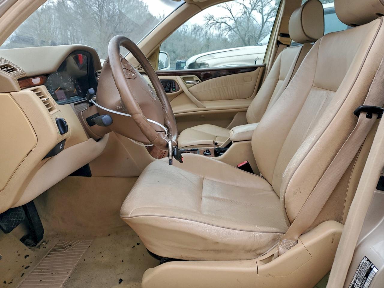 Mercedes-Benz E-Class 430 Image 7