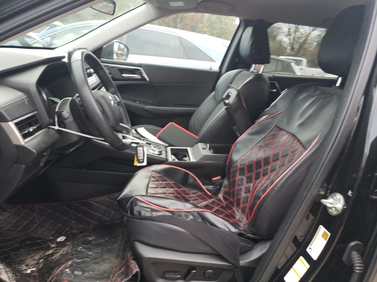 Mitsubishi Outlander Se Image 8