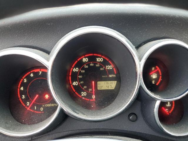 Pontiac Vibe Image 12