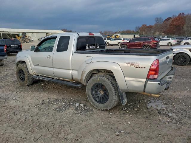 Toyota Tacoma Access Cab Image 8