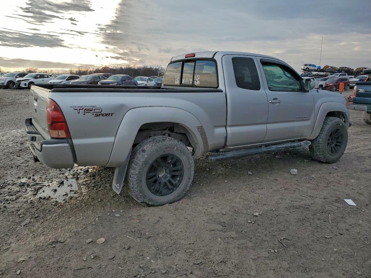 Toyota Tacoma Access Cab Image 7