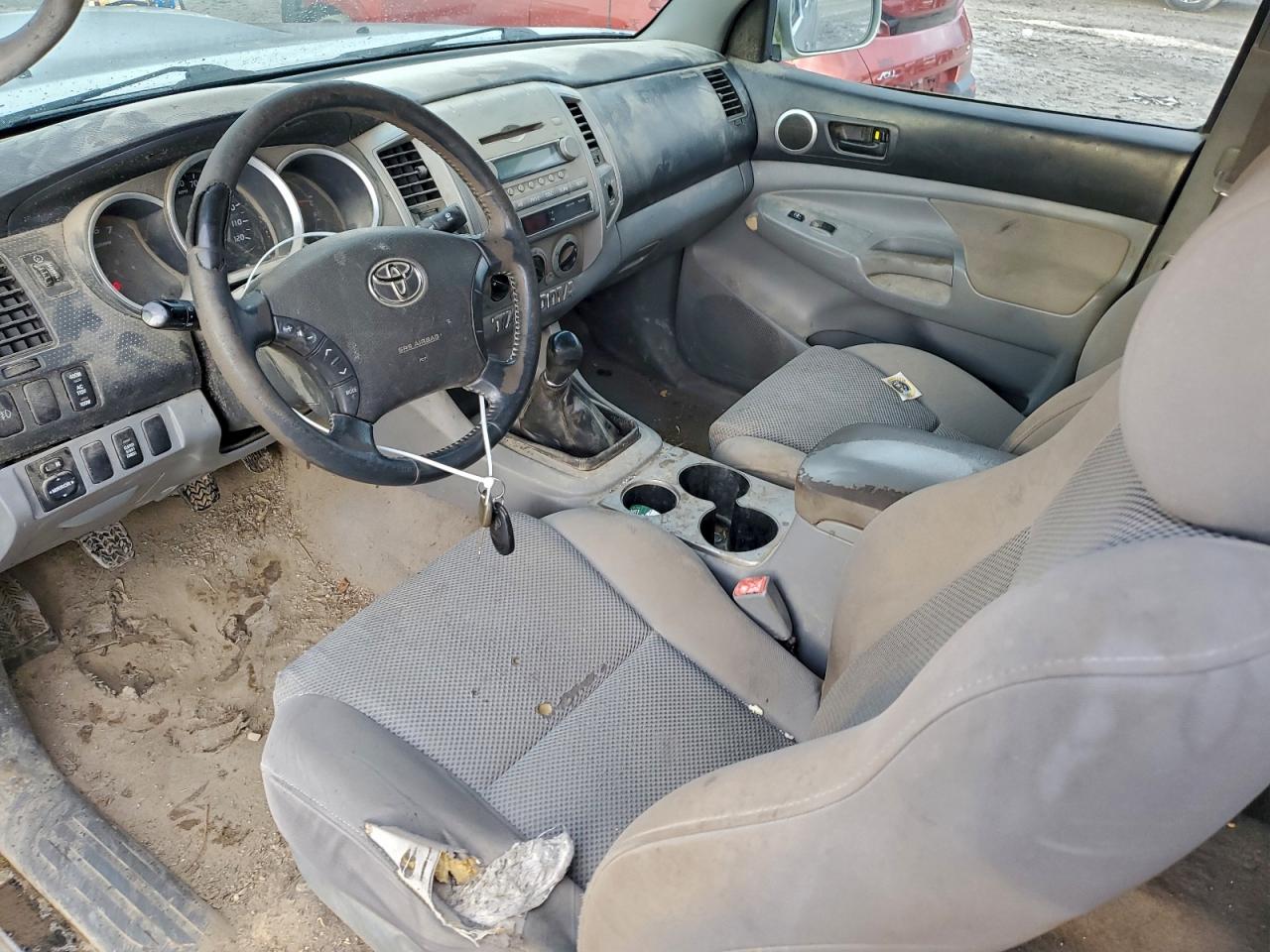 Toyota Tacoma Access Cab Image 11