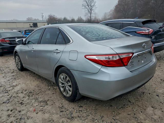 Toyota Camry Le Image 12