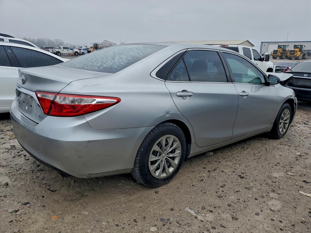 Toyota Camry Le Image 2