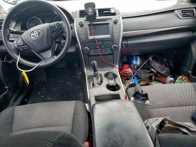 Toyota Camry Le Image 5