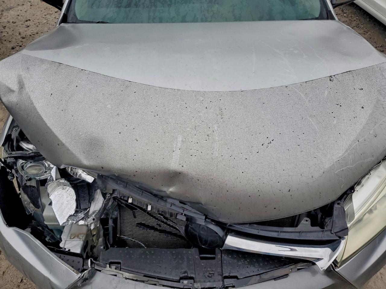 Toyota Camry Le Image 10