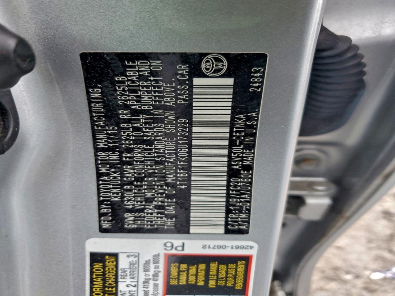 Toyota Camry Le Image 7