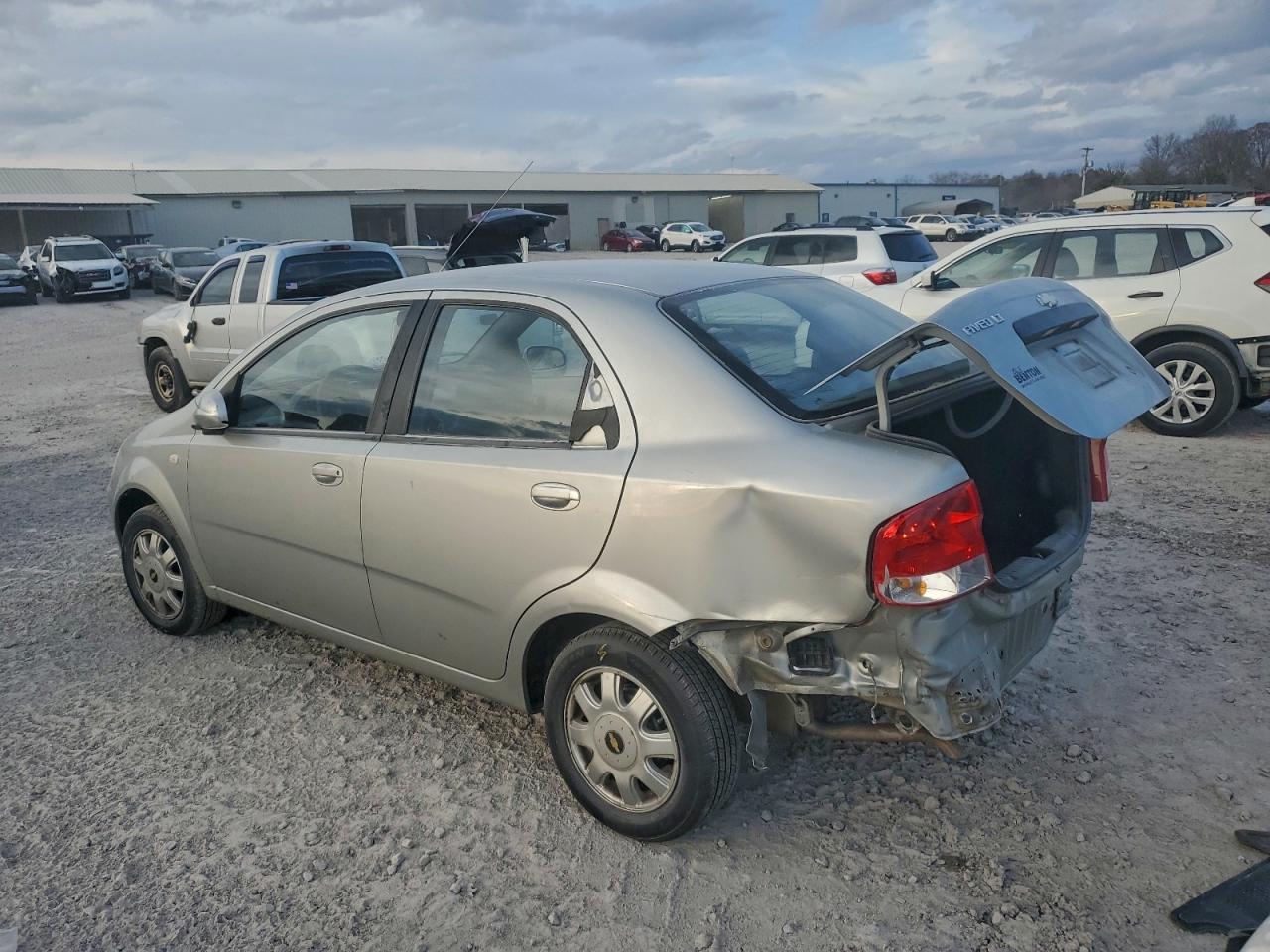 Chevrolet Aveo Lt Image 8