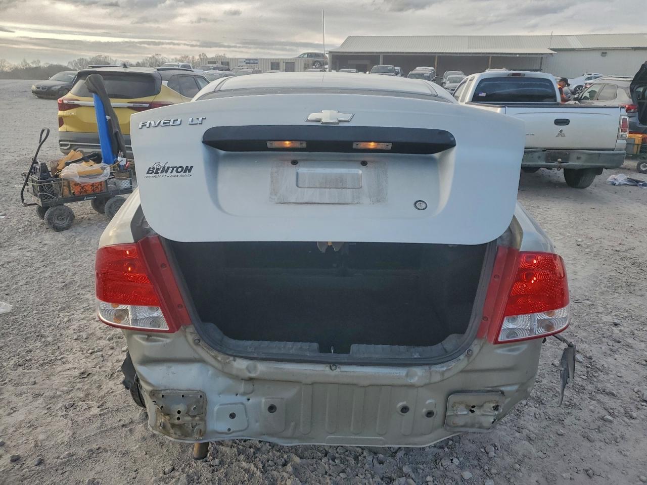 Chevrolet Aveo Lt Image 7