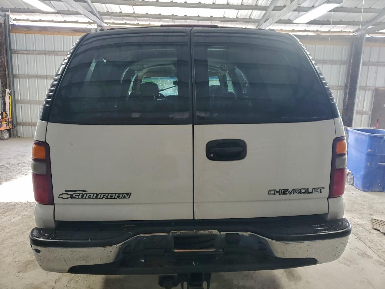 Chevrolet Suburban C1500 Image 7