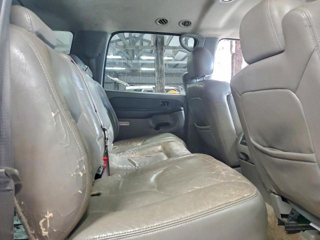 Chevrolet Suburban C1500 Image 11