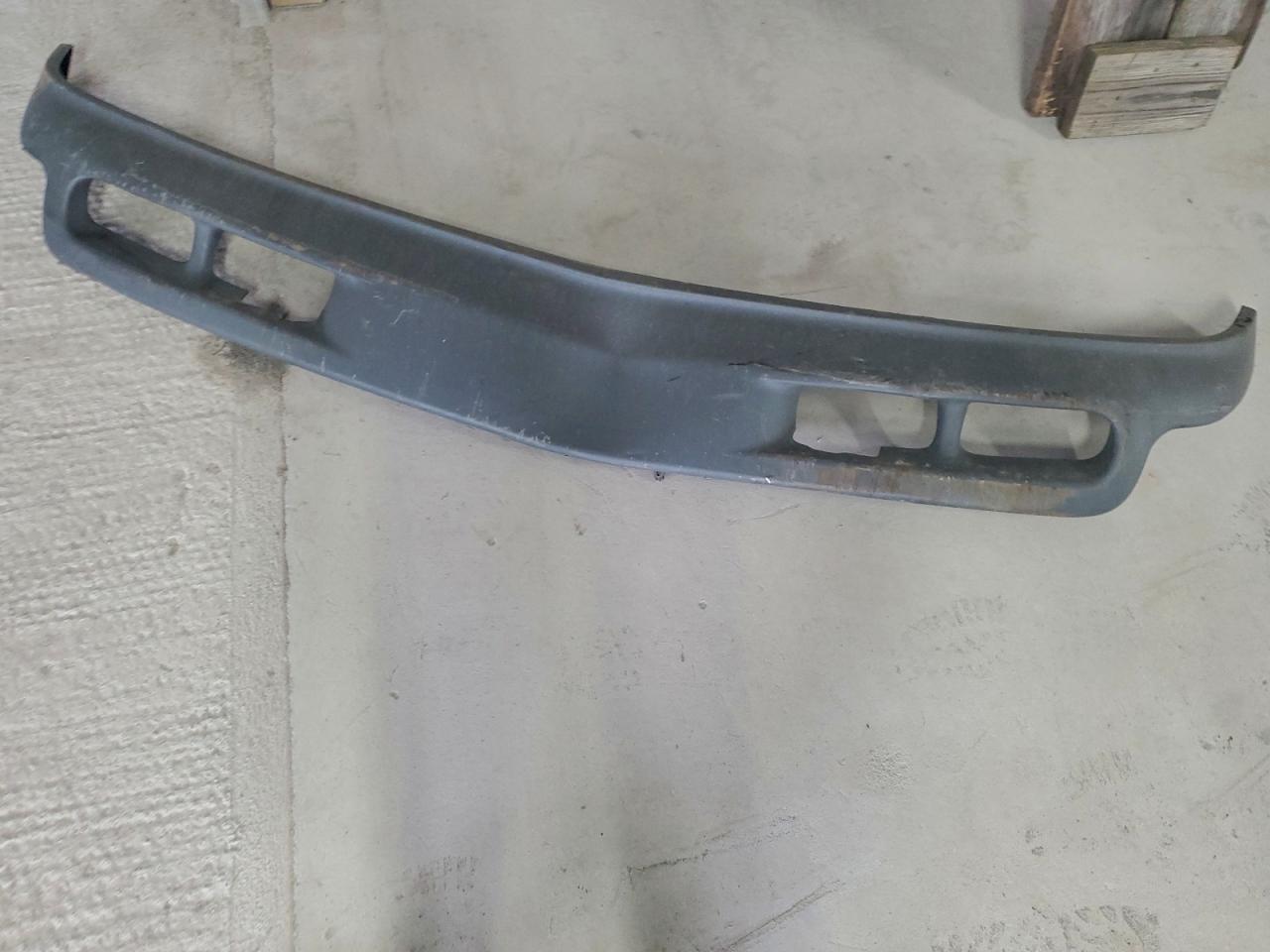 Chevrolet Suburban C1500 Image 12