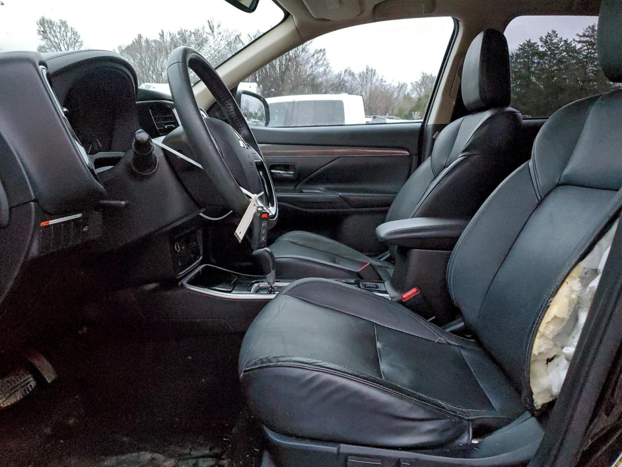 Mitsubishi Outlander Se Image 11